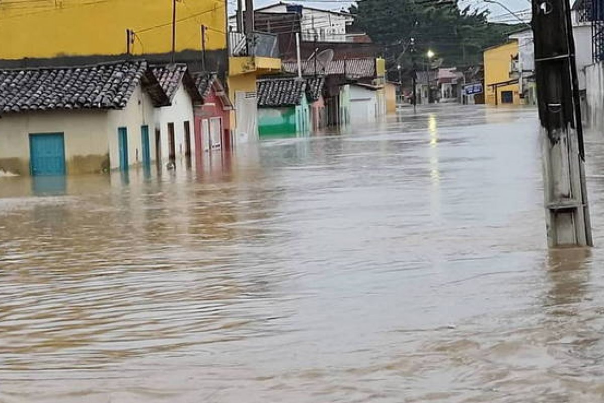 Marinha alerta sobre mau tempo no sul da BA com ondas de até 2,5 metros