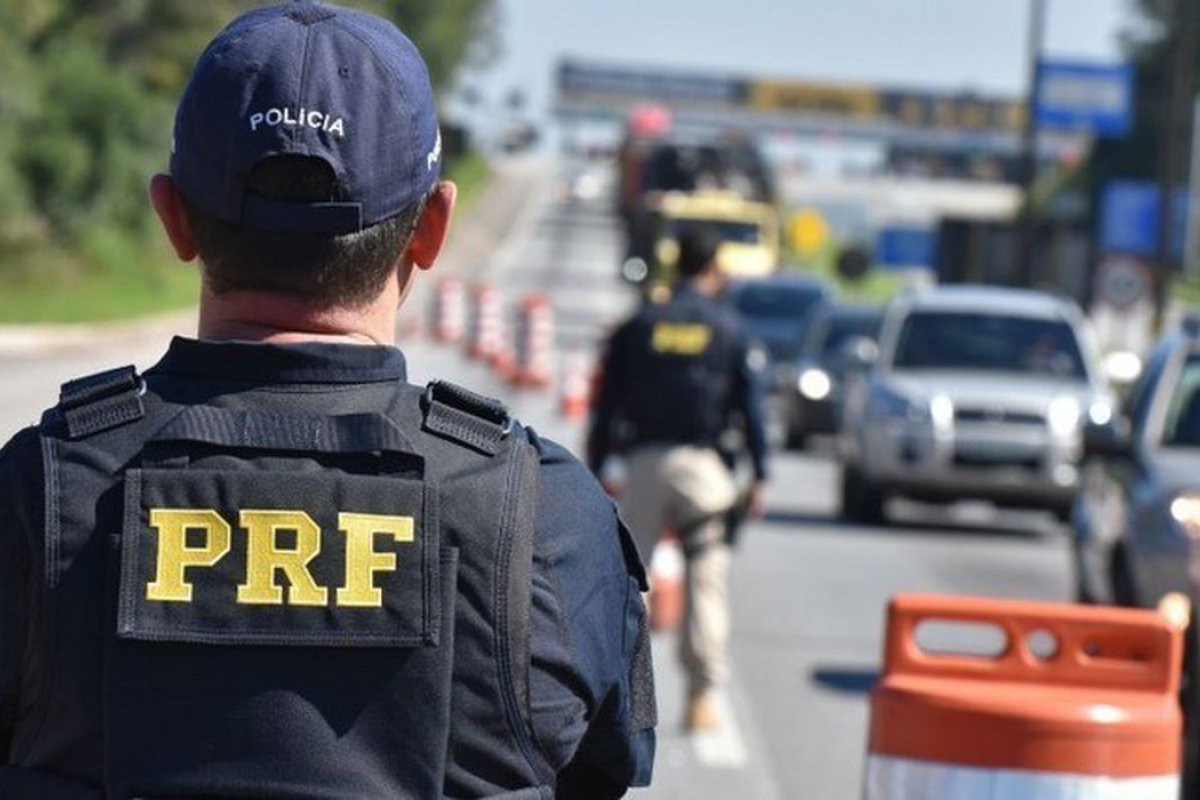 PRF muda diretrizes e orienta a evitar contato físico e ameaças em abordagens