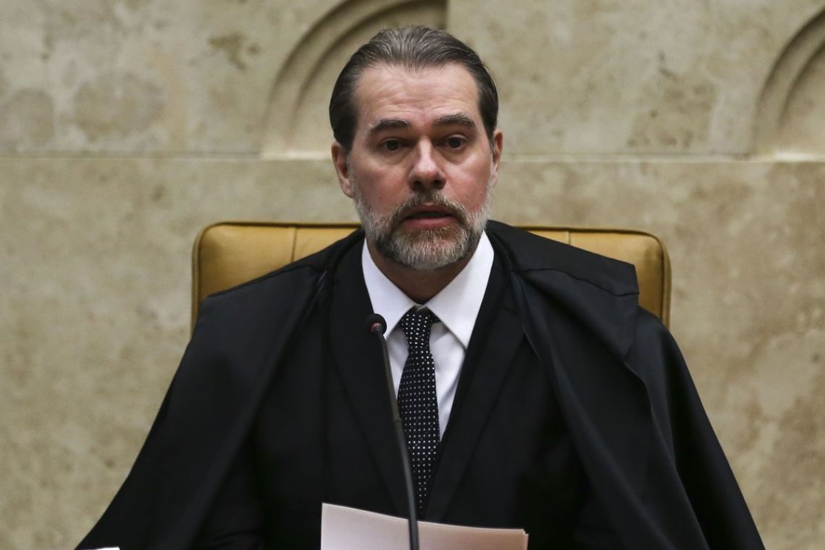 Carta em defesa da prisão após segunda instância é entregue a Toffoli por grupo de senadores