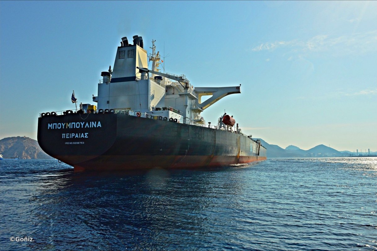 Empresa de navio grego e outras 4 embarcações dizem ter sido notificadas por Marinha do Brasil