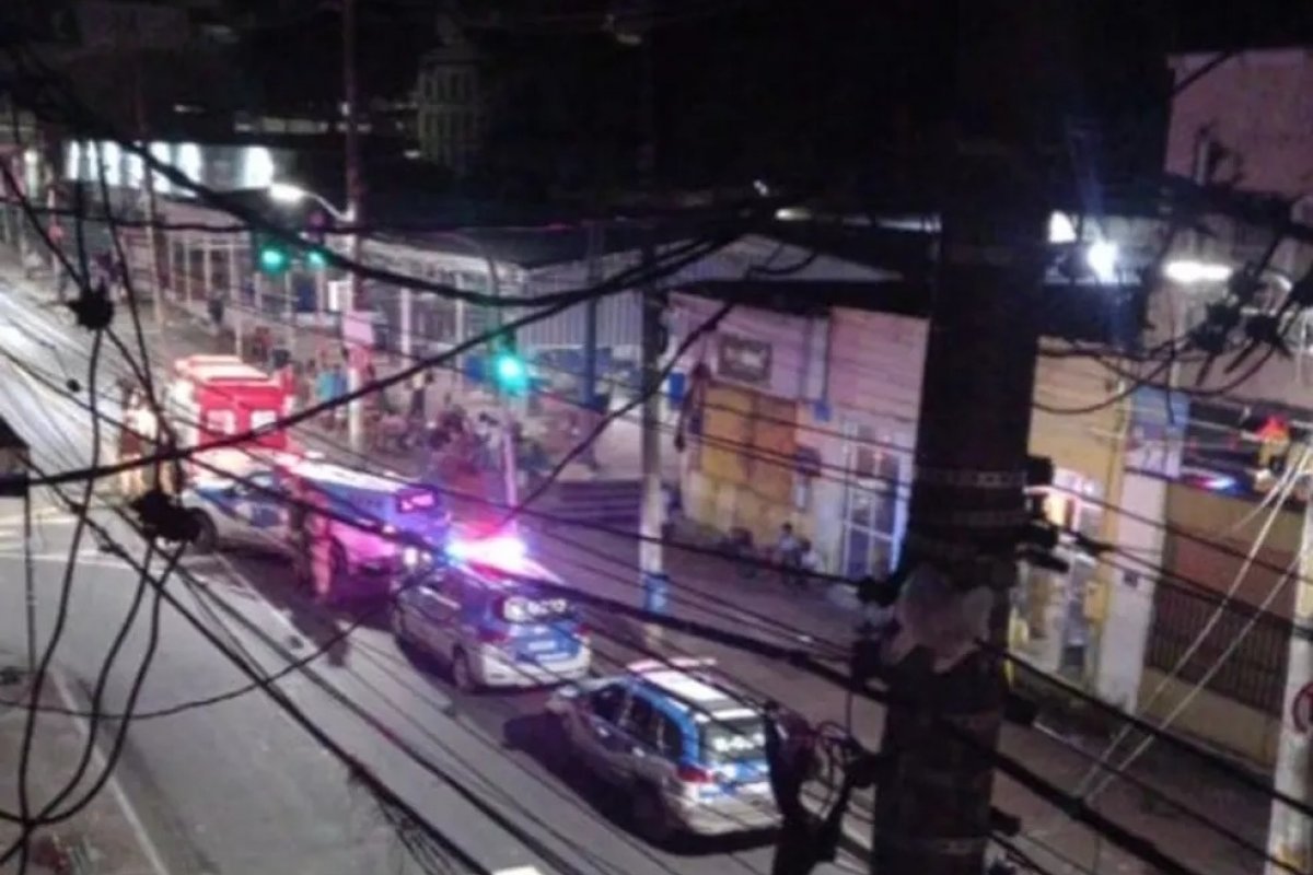 Homem morre após ser atropelado por viatura da PM na Baixa dos Sapateiros, em Salvador