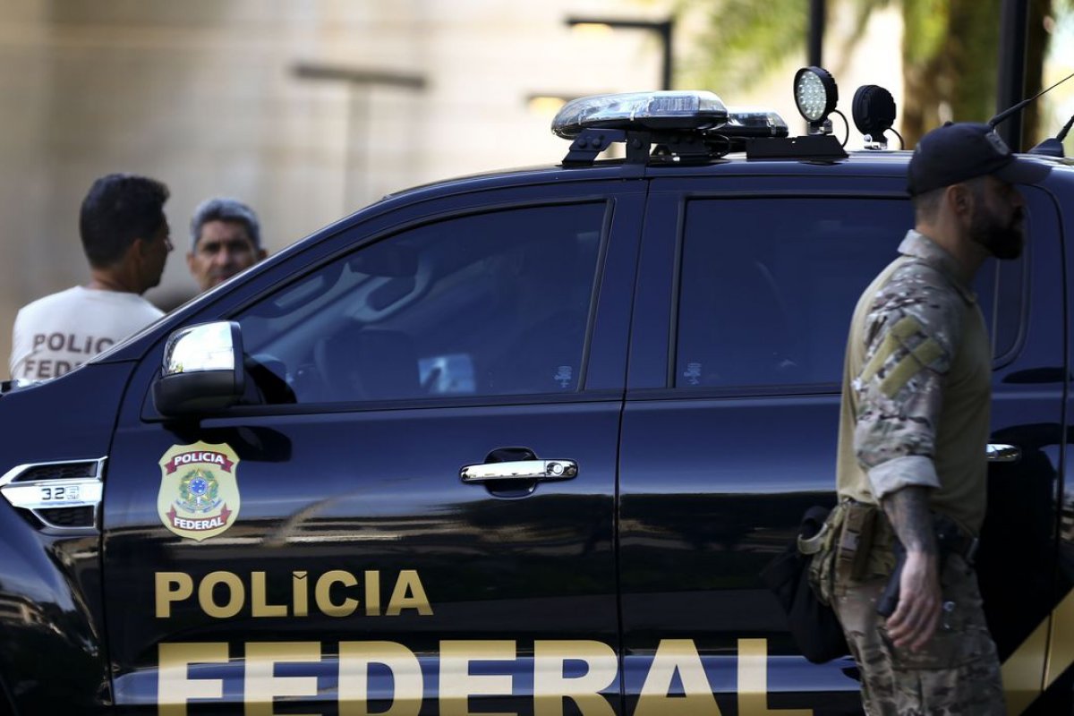 PF diz que membro do PCC adquiriu armas com autorização do Exército