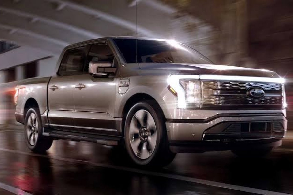 Ford quer vender 2 milhões de carros elétricos em quatro anos 