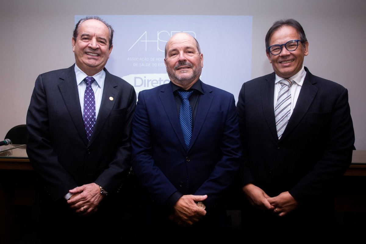 Entidades nacionais de saúde marcaram presença na posse da nova diretoria da AHSEB!  