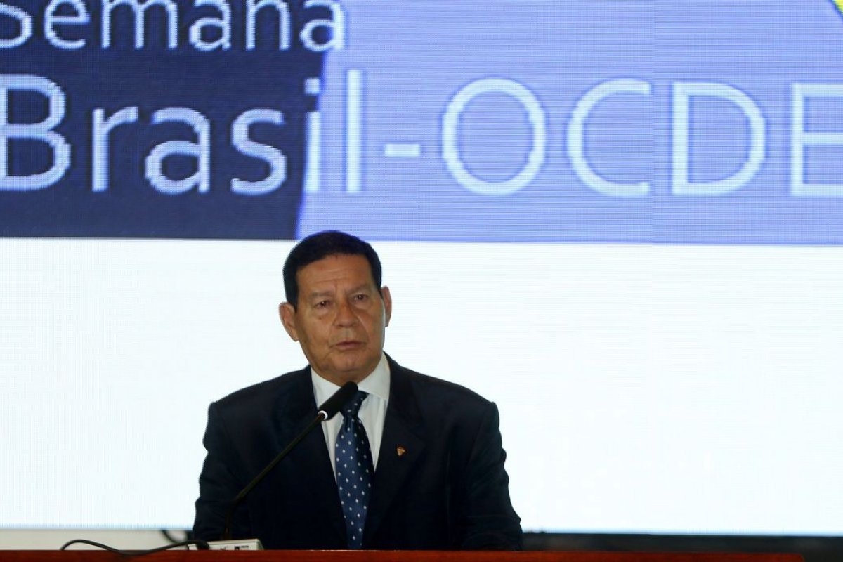 Mourão lança candidatura ao senado pelo Republicanos no Rio Grande do Sul 