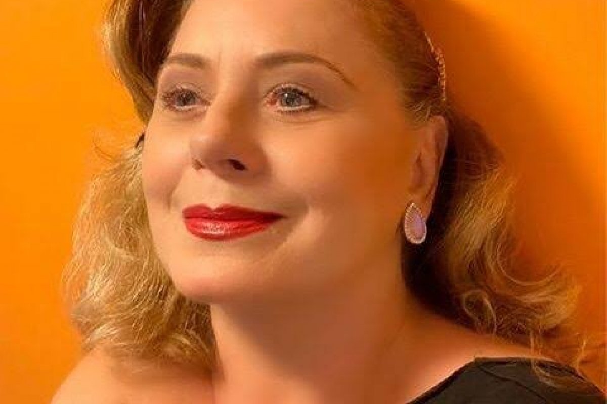 Vera Fischer tem bolsa cortada e pertences furtados em famosa feira de Belo Horizonte!
