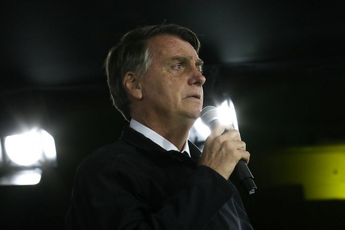 Bolsonaro ironiza cúpula da CPI da Covid no Conselho Federal de Medicina