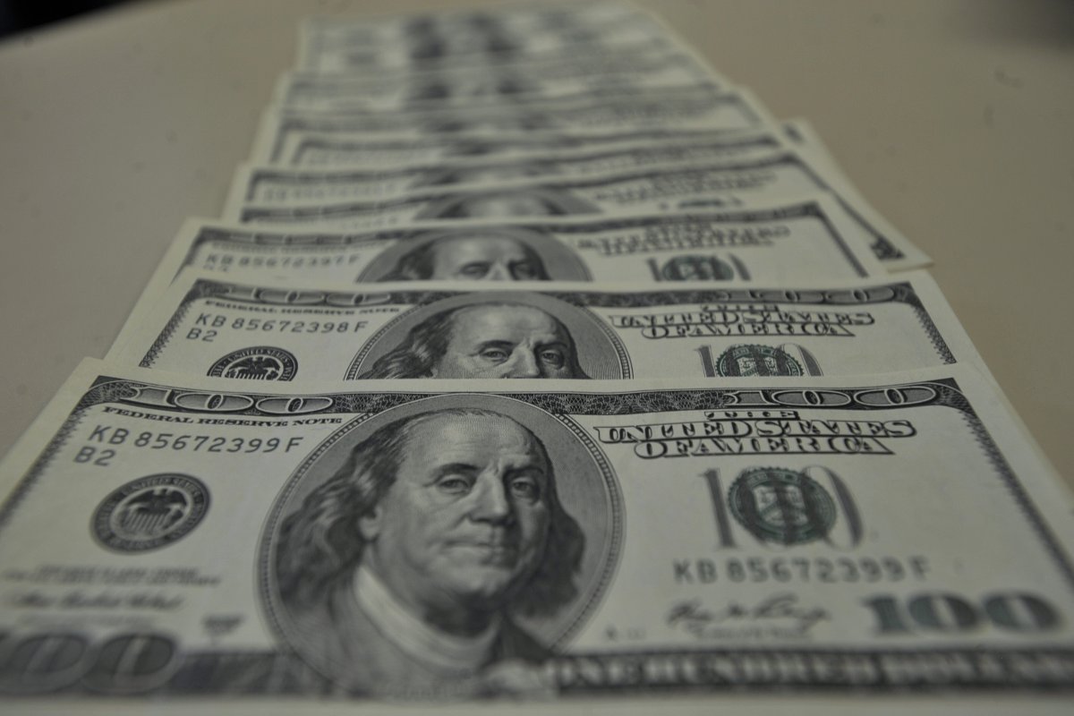 Fracasso do megaleilão do pré-sal gera aumento de 2,2% no dólar