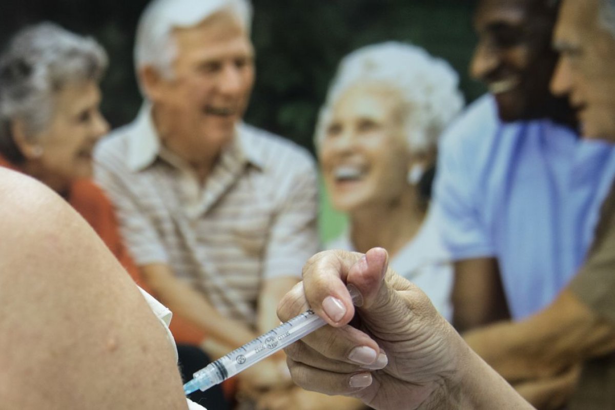 Covid-19: 27% dos idosos já foram vacinados com a quarta dose no Brasil