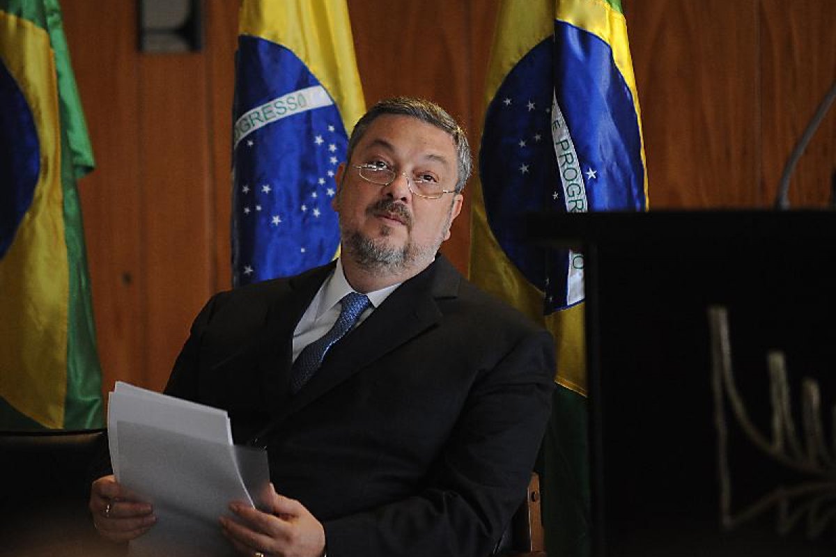 PF mira pagamento de propinas para anular operação delatada por Palocci