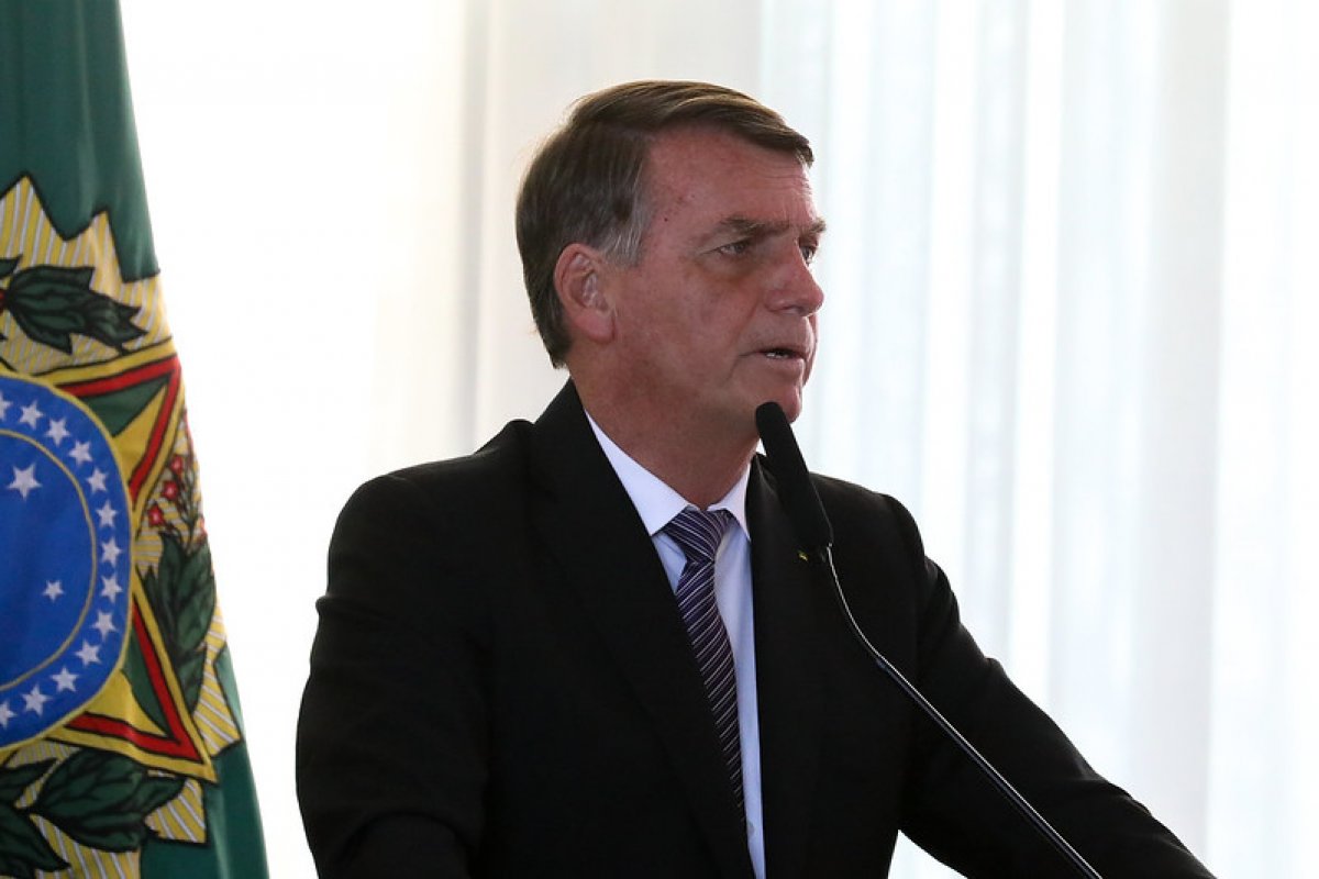 ‘Agora há desabastecimente’, diz Bolsonaro ao criticar uso da linguagem neutra na Argentina