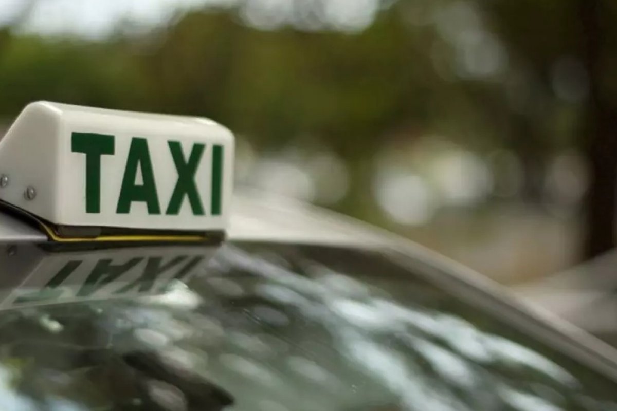 Auxílio taxista: mais de 300 mil motoristas já estão cadastrados à espera de análise