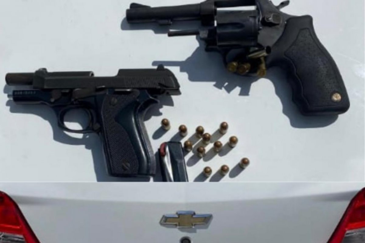Polícia Militar apreende armas e recupera veículo roubado no Curuzu, em Salvador