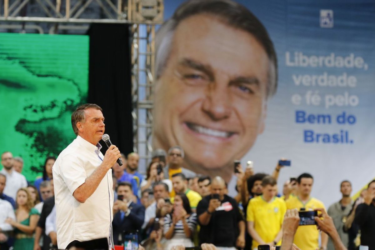 Bolsonaro negocia participação na sabatina do Jornal Nacional 