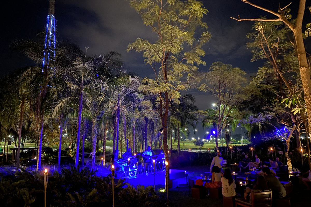 Em Brasília, B Hotel reabre o jardim para noite de jazz!