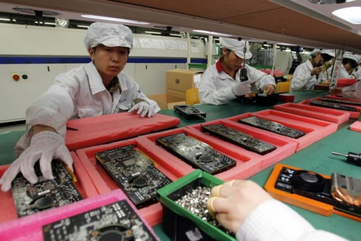 Apple deve iniciar produção simultânea do iPhone 14 na China e Índia