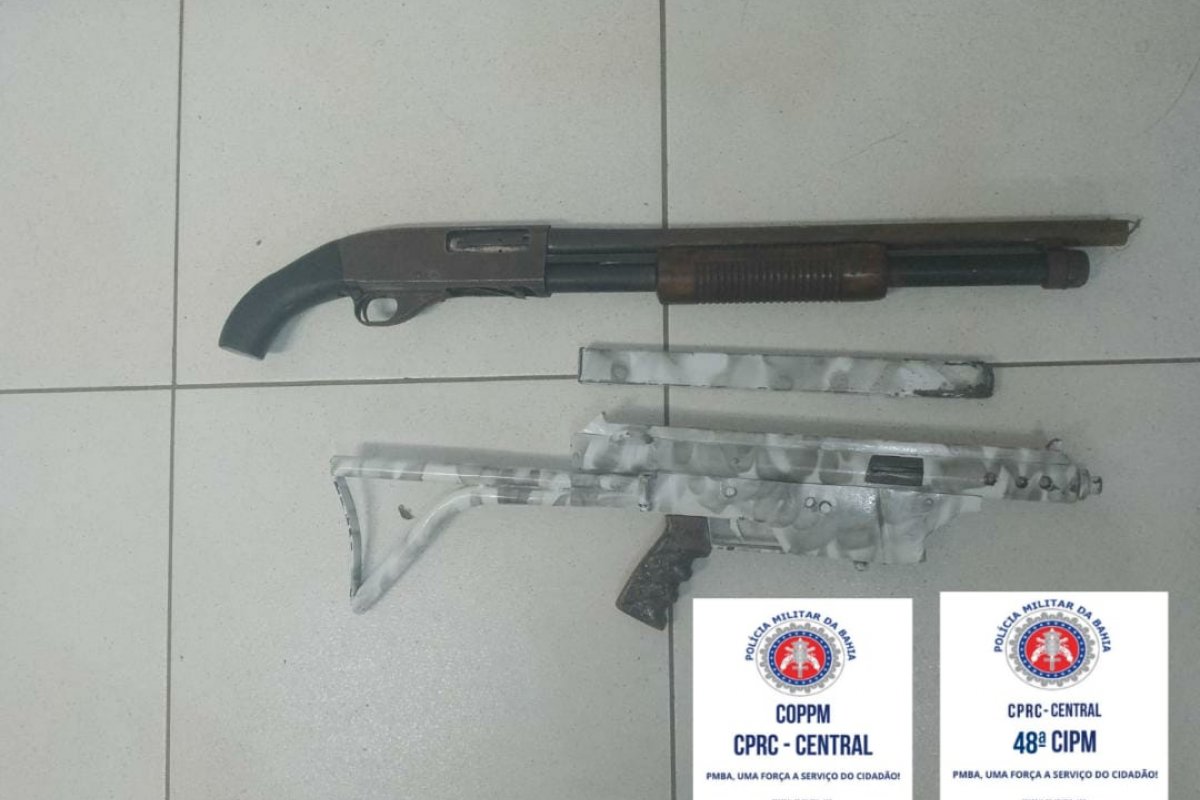 Submetralhadora e espingardas são apreendidas no bairro de Mata Escura, em Salvador