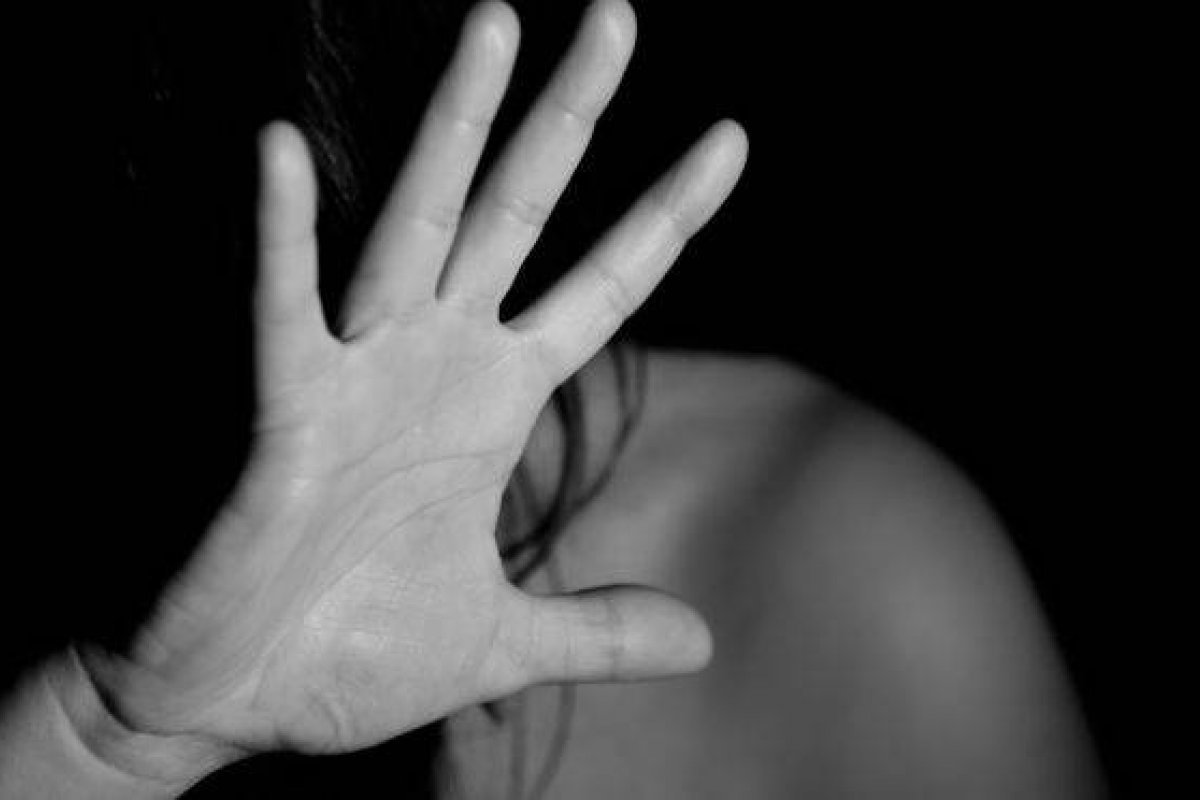 Câmeras mostram vitima de feminicídio na companhia de suspeito poucas horas antes do crime