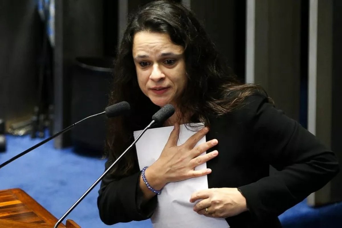 Carta pela democracia se transformou em manifesto pró Lula, diz Janaina Pachoal
