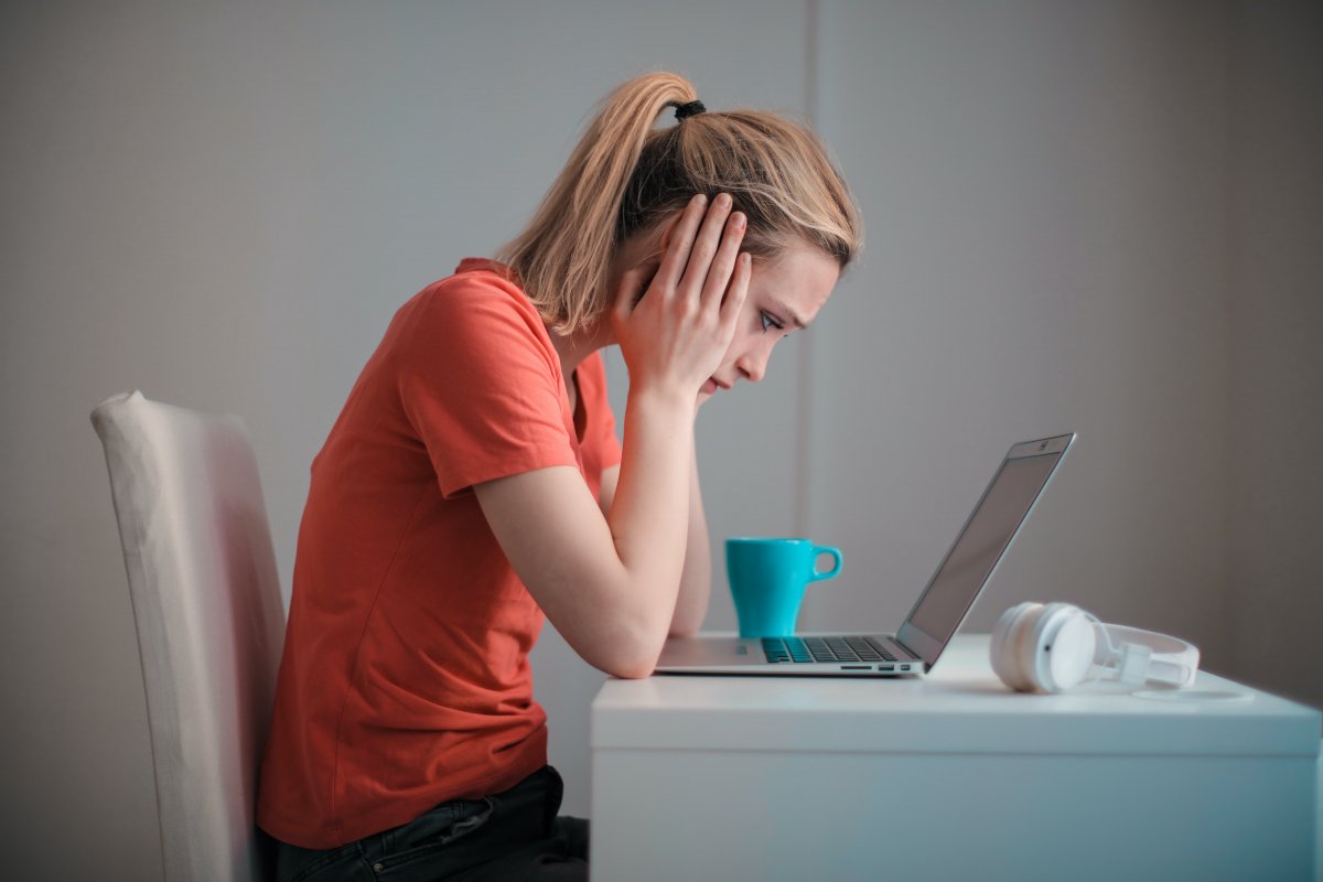 Estudo afirma que pensar demais pode intoxicar o cérebro