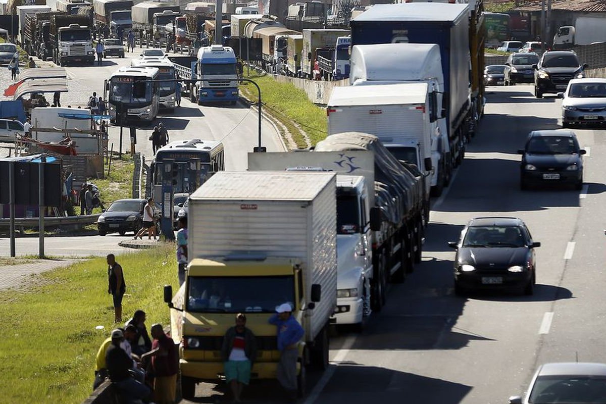 Cadastro para receber auxílio caminhoneiro começa nesta segunda-feira (15)