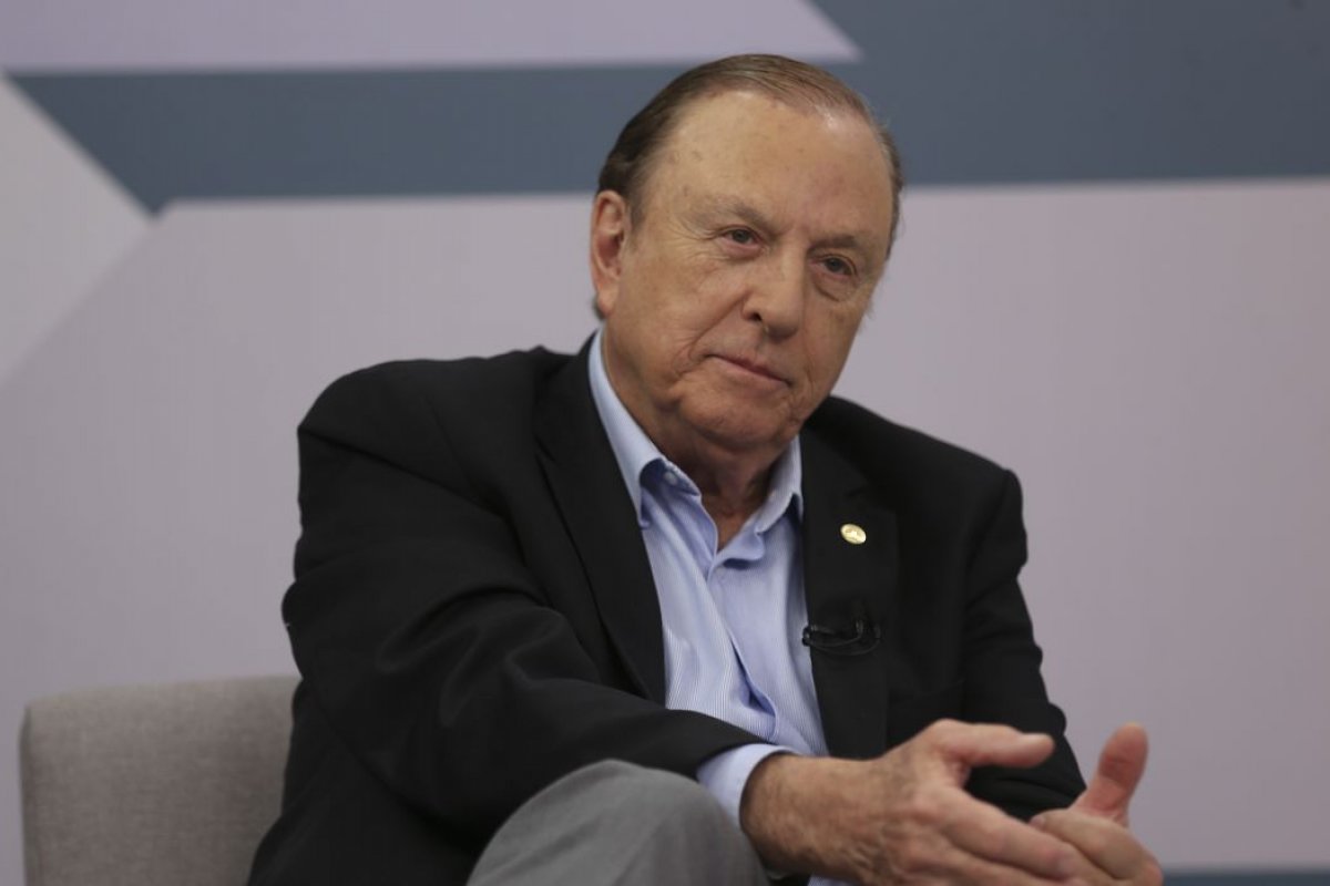 Eymael apresenta registro de candidatura à Presidência no TSE