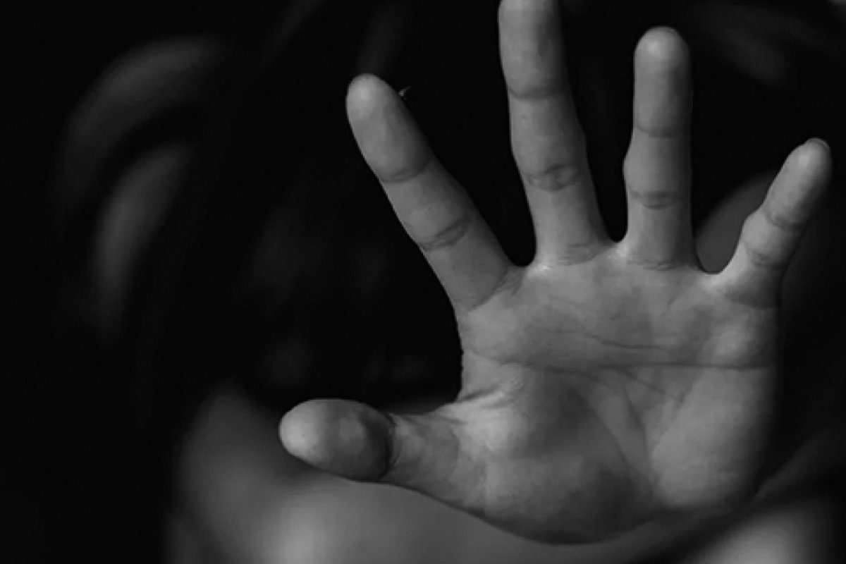 Pai e madrasta são presos por tortura e cárcere privado de crianças 