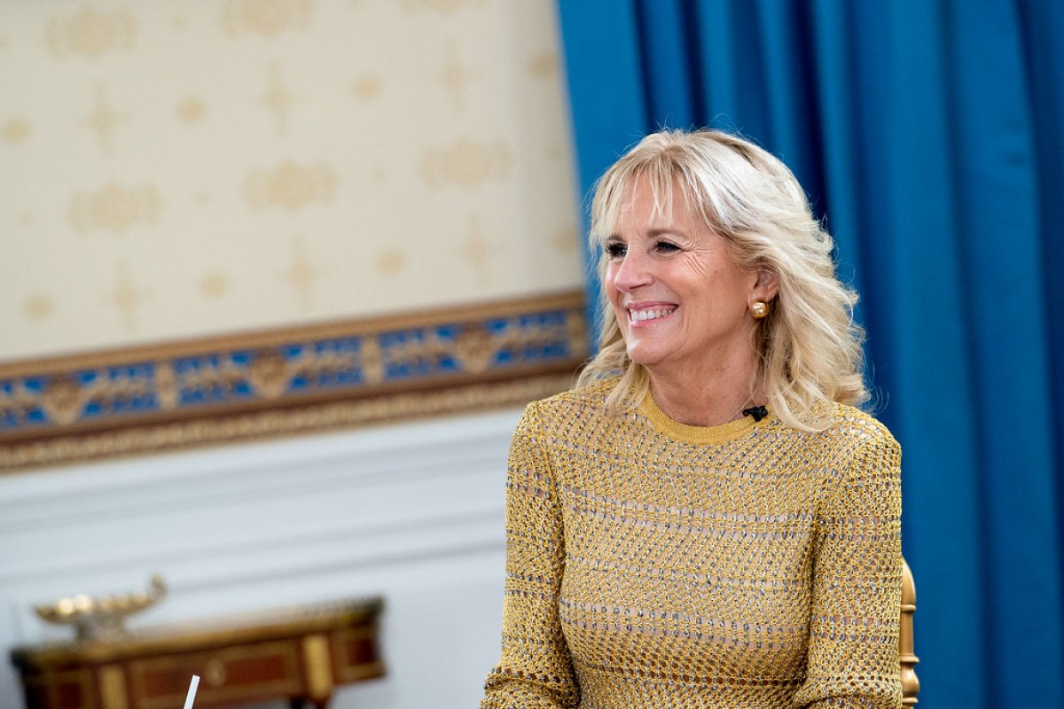 Primeira-dama dos Estados Unidos testa positivo para Covid-19