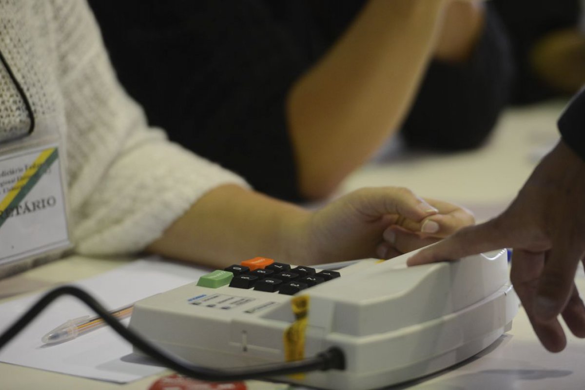 Mais de 75% dos eleitores poderão votar por meio do cadastro biométrico este ano