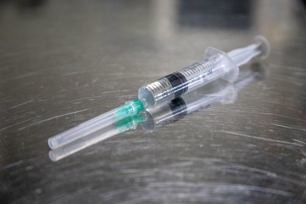 Vacina contra monkeypox é segura, mas faltam dados sobre eficácia, diz OMS