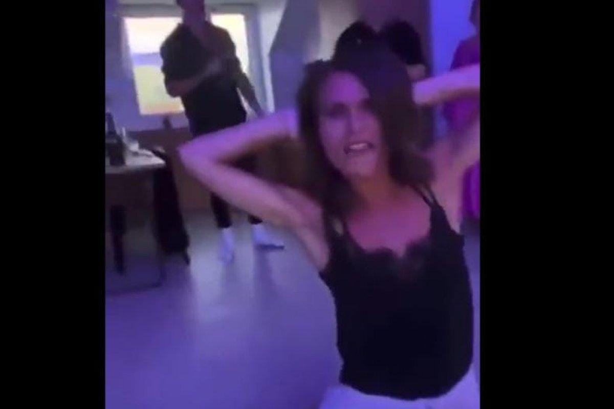 Vídeo: após vazamento de vídeo em festa, premiê da Finlândia nega ter usado drogas