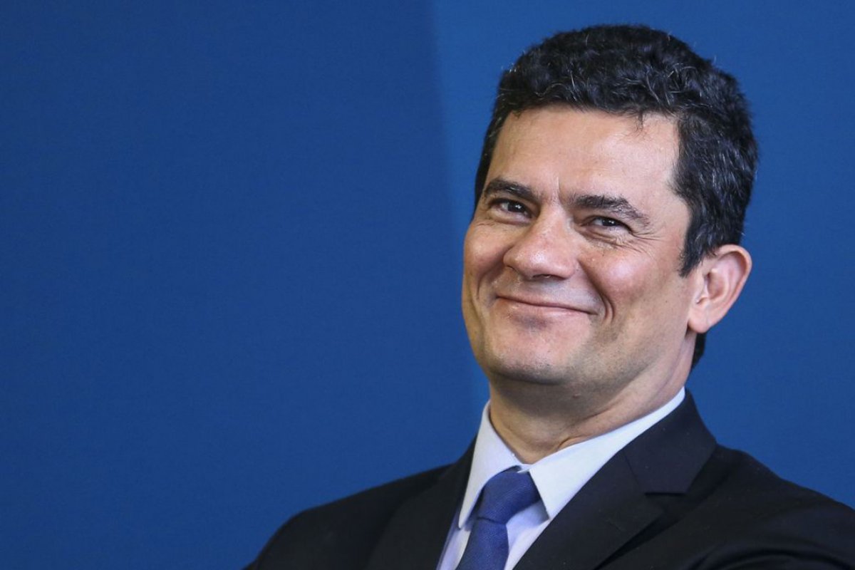 Moro rebate Lula e diz que não responde a 'criminosos, presos ou soltos'