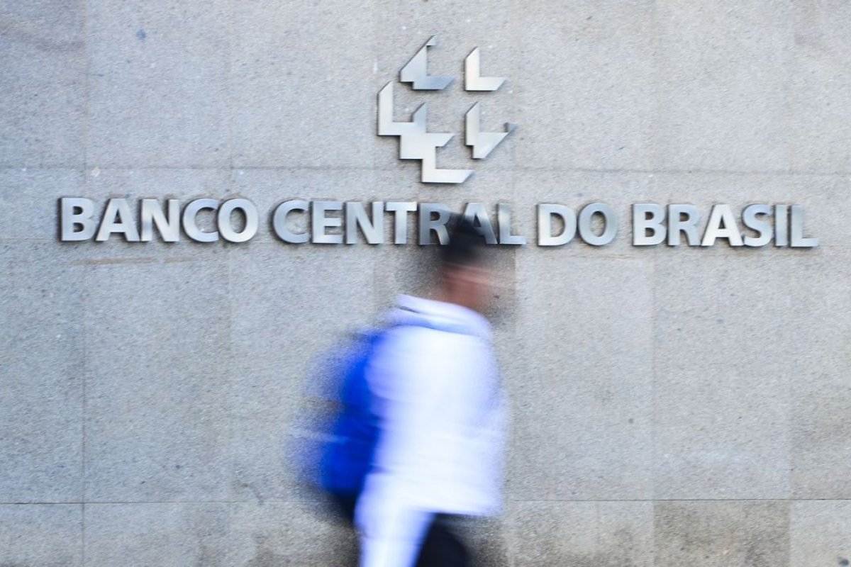 Contas externas registram déficit de US$ 3,5 bilhões em maio