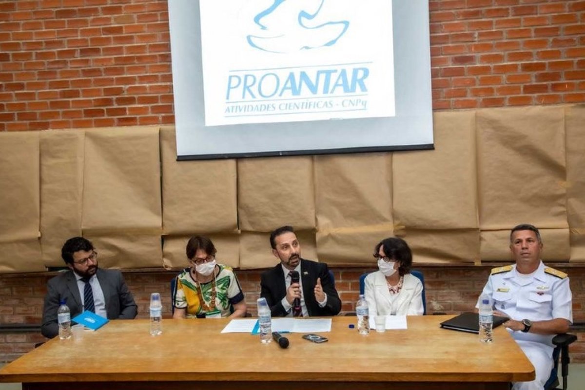 Projeto Antártico Brasileiro completa 40 anos de pesquisas
