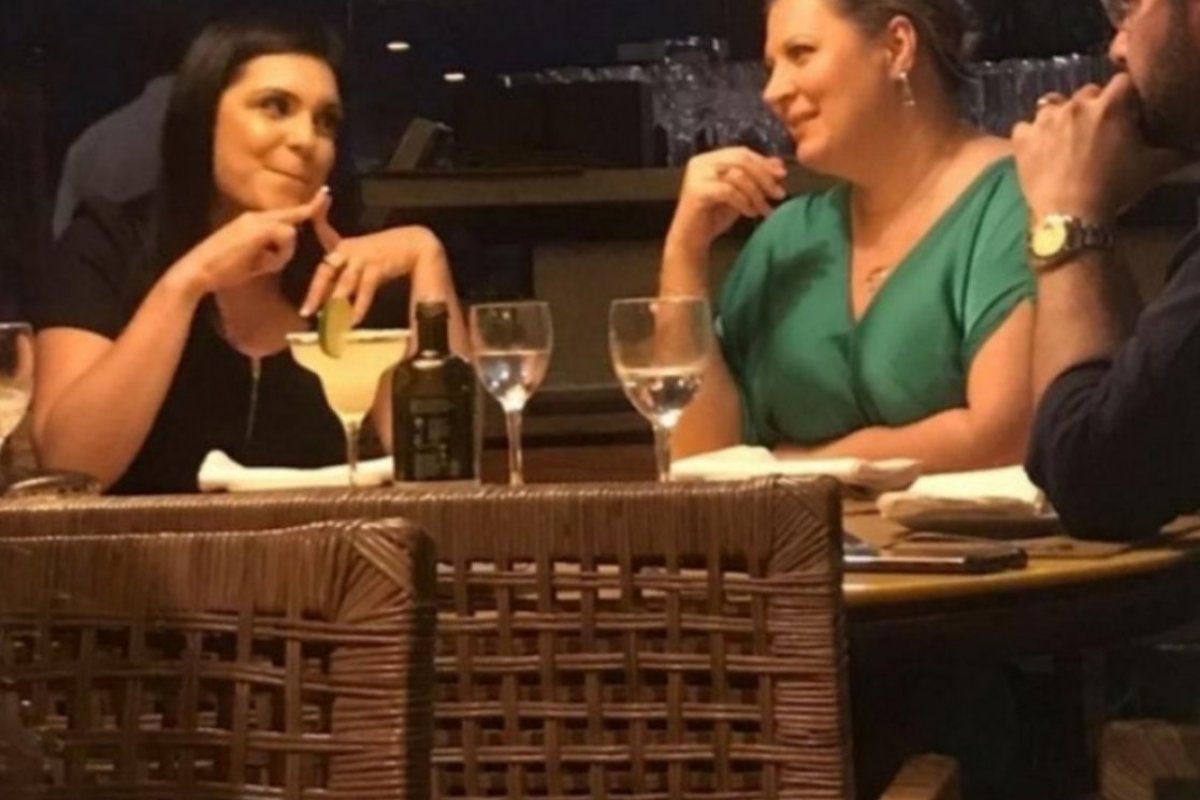 Após briga com clã Bolsonaro, Joice e Dayane jantam em Salvador 