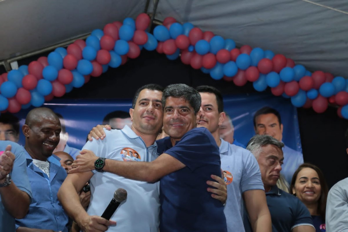 Eleições: ACM Neto recebe apoio de prefeito de Santa Luzia (BA)