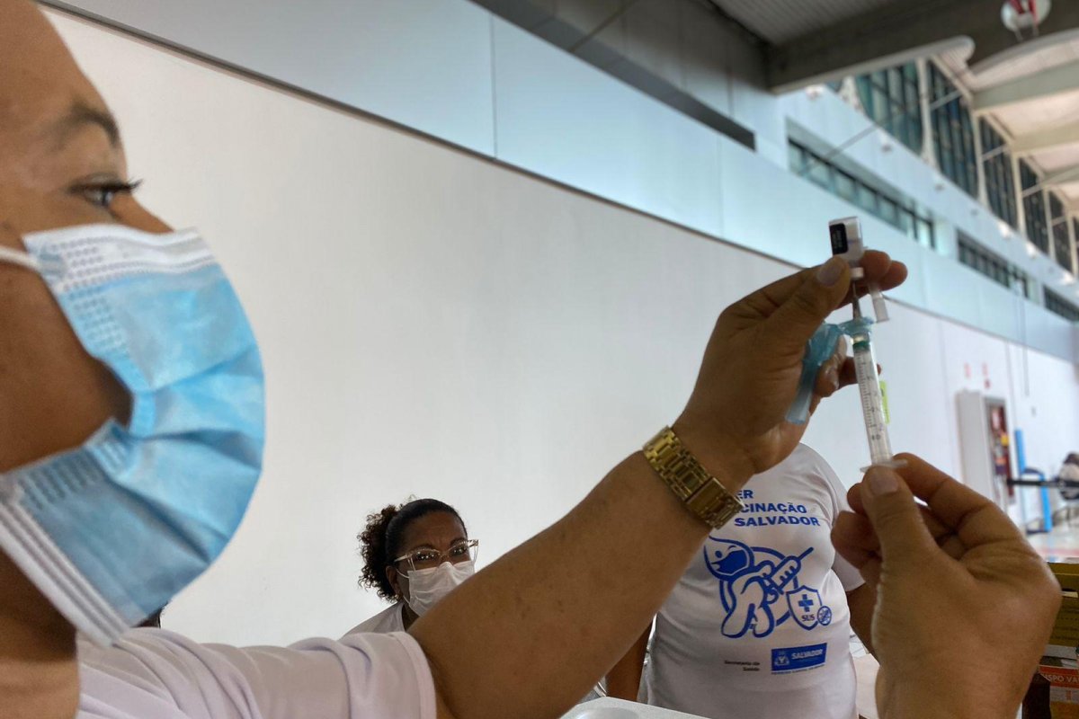 Salvador: vacinação contra Covid-19 tem “Liberou Geral” para 4ª dose nesta segunda (29)