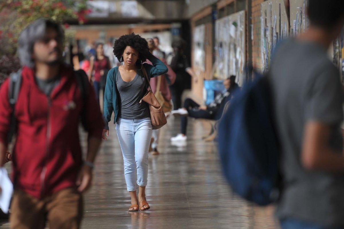 Negros e pardos em universidades federais passam de 41% para 52% em dez anos, diz pesquisa