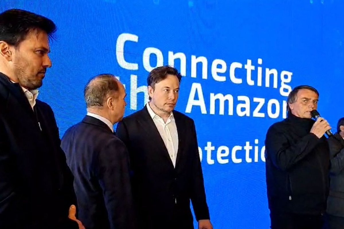 Empresa de Elon Musk devem levar internet às escolas da Amazônia a partir de setembro