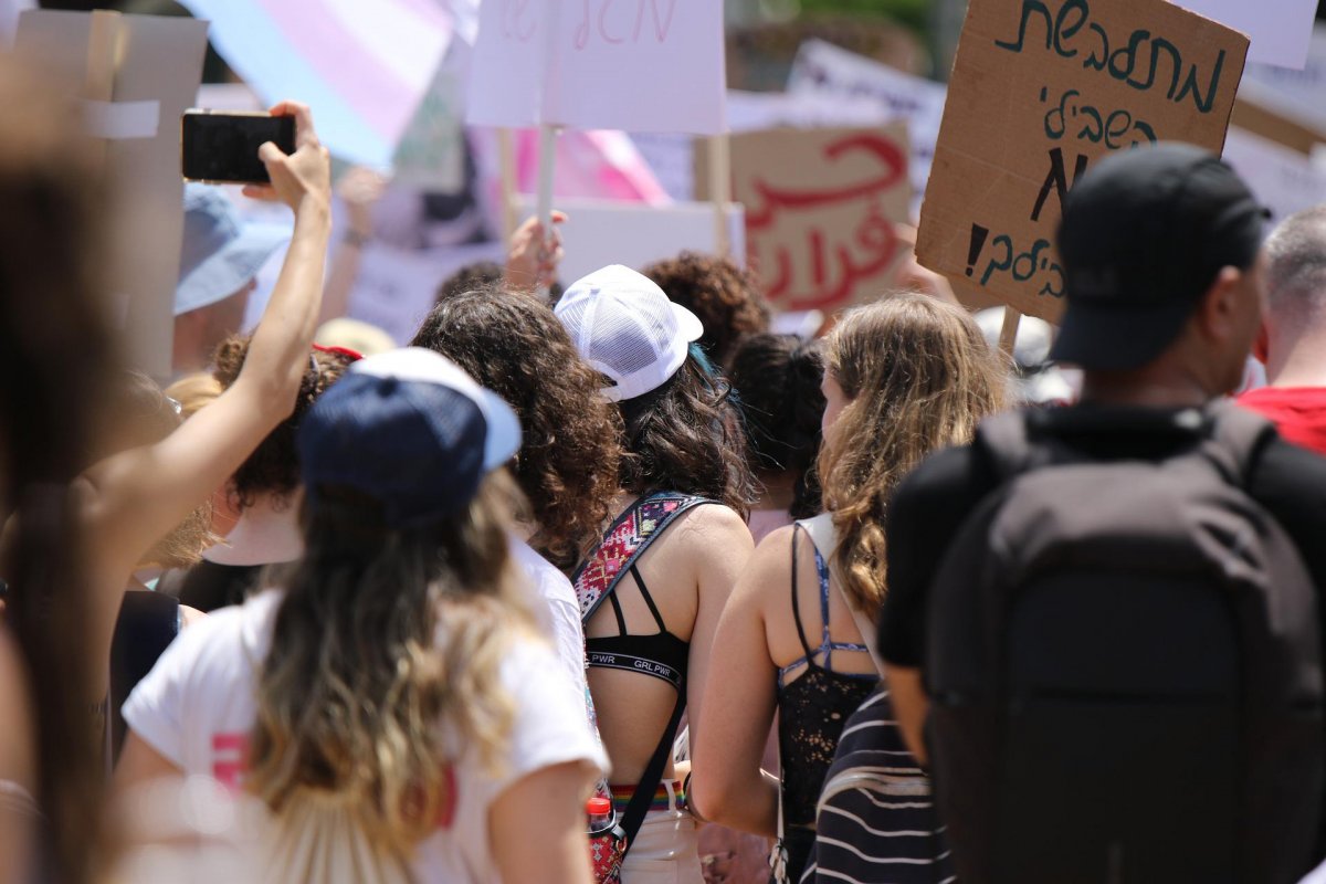 ONG a favor do aborto ganha o direito de usar o termo 'católicas' em seu nome