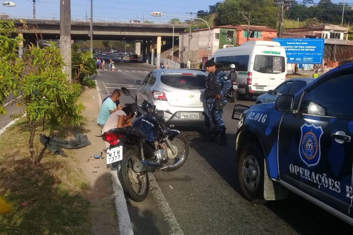 Acidente na Av. Luis Eduardo Magalhães deixa homem ferido 