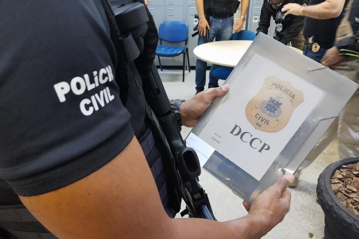 Vídeo: Polícia Civil cumpre mandados por fraudes em Salvador e Feira