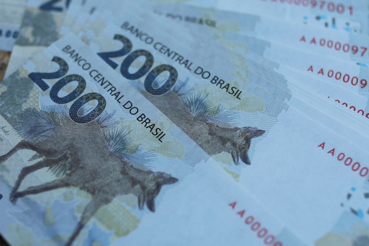 Em dois anos de lançamento, nota de R$ 200 tem pouca visibilidade e hoje 'vale' apenas R$ 161 