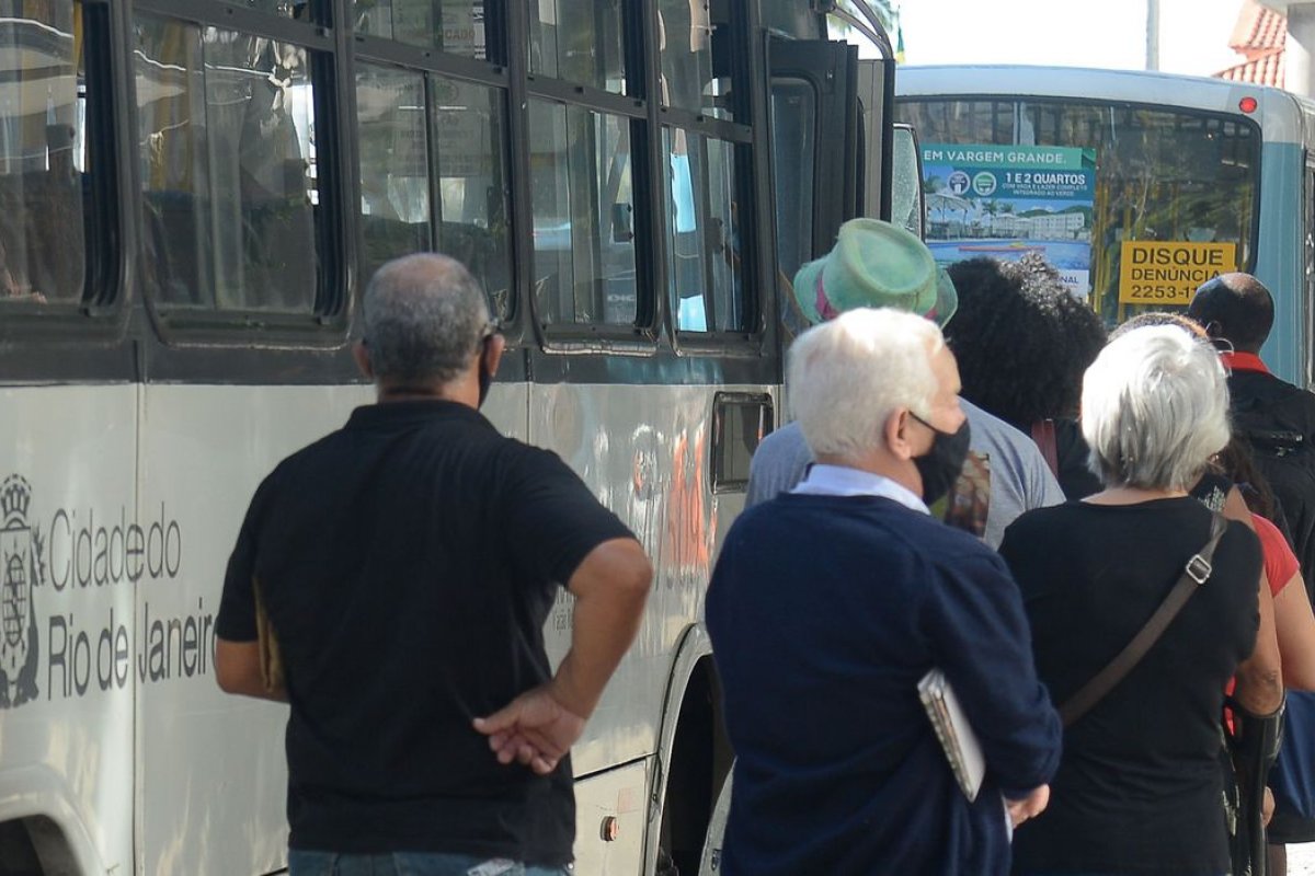 Gratuidade no transporte público aos idosos poderá ser solicitada nos estados e municípios 