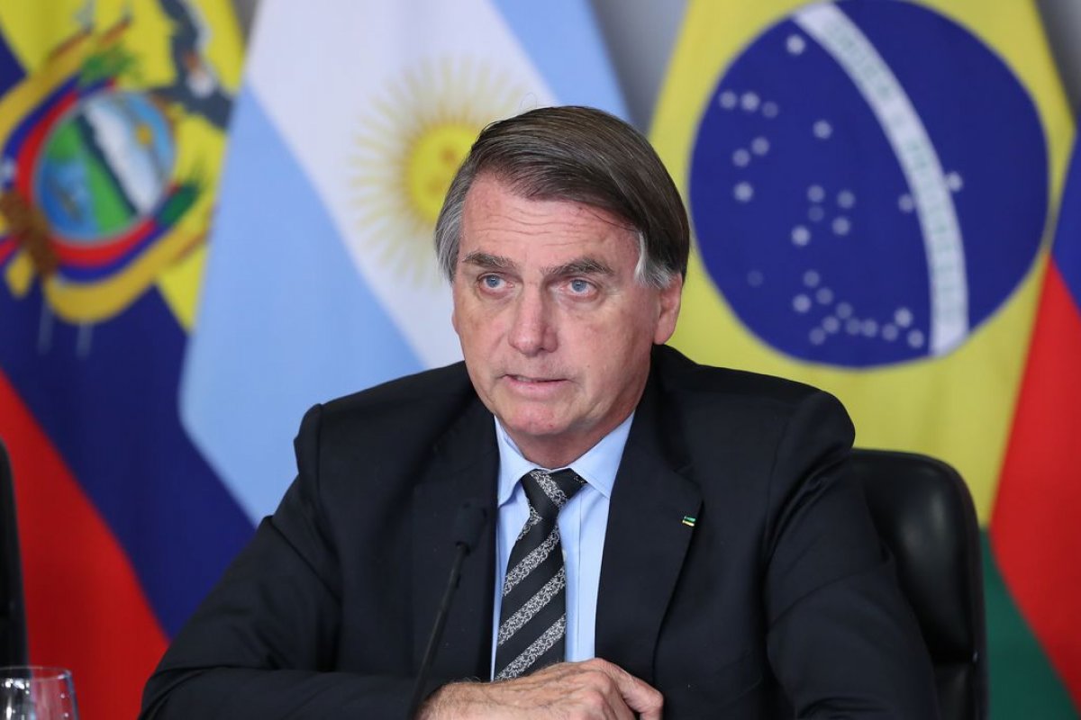 “Não concordo em nada com Fachin”, diz Bolsonaro após decisão sobre armas