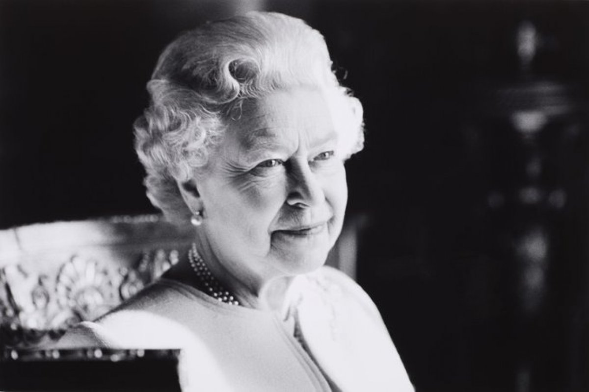 Rainha Elizabeth morre 'pacificamente' em Balmoral, na Escócia, aos 96 anos