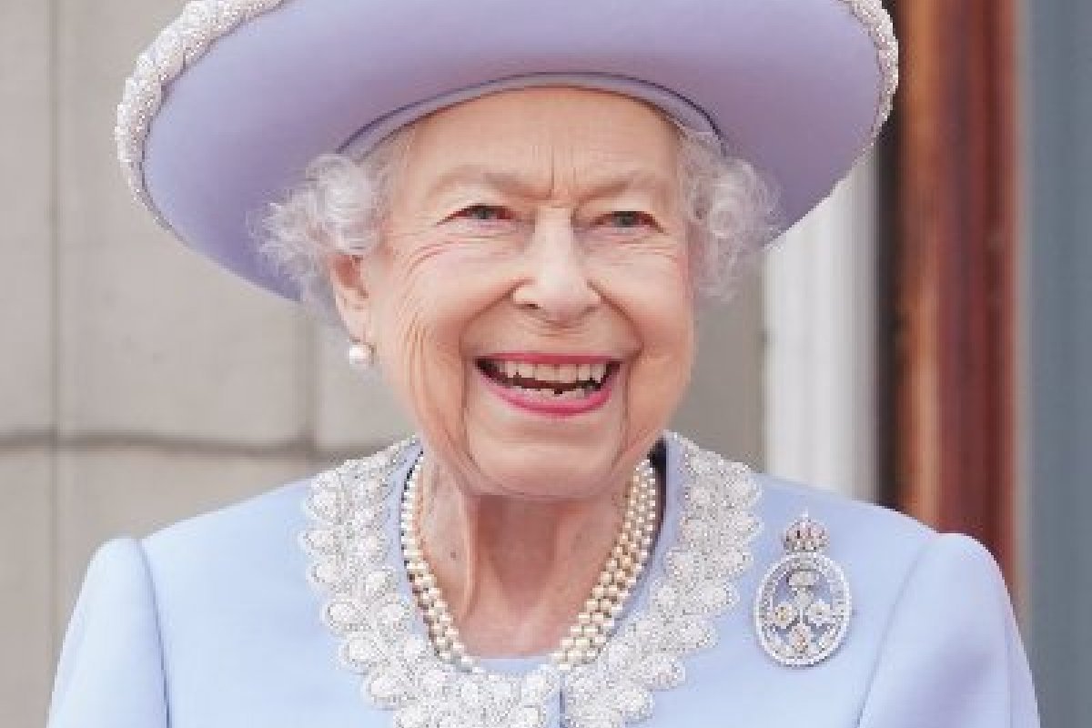 Um dia antes de sua morte, rainha Elizabeth II enviou mensagem aos brasileiros