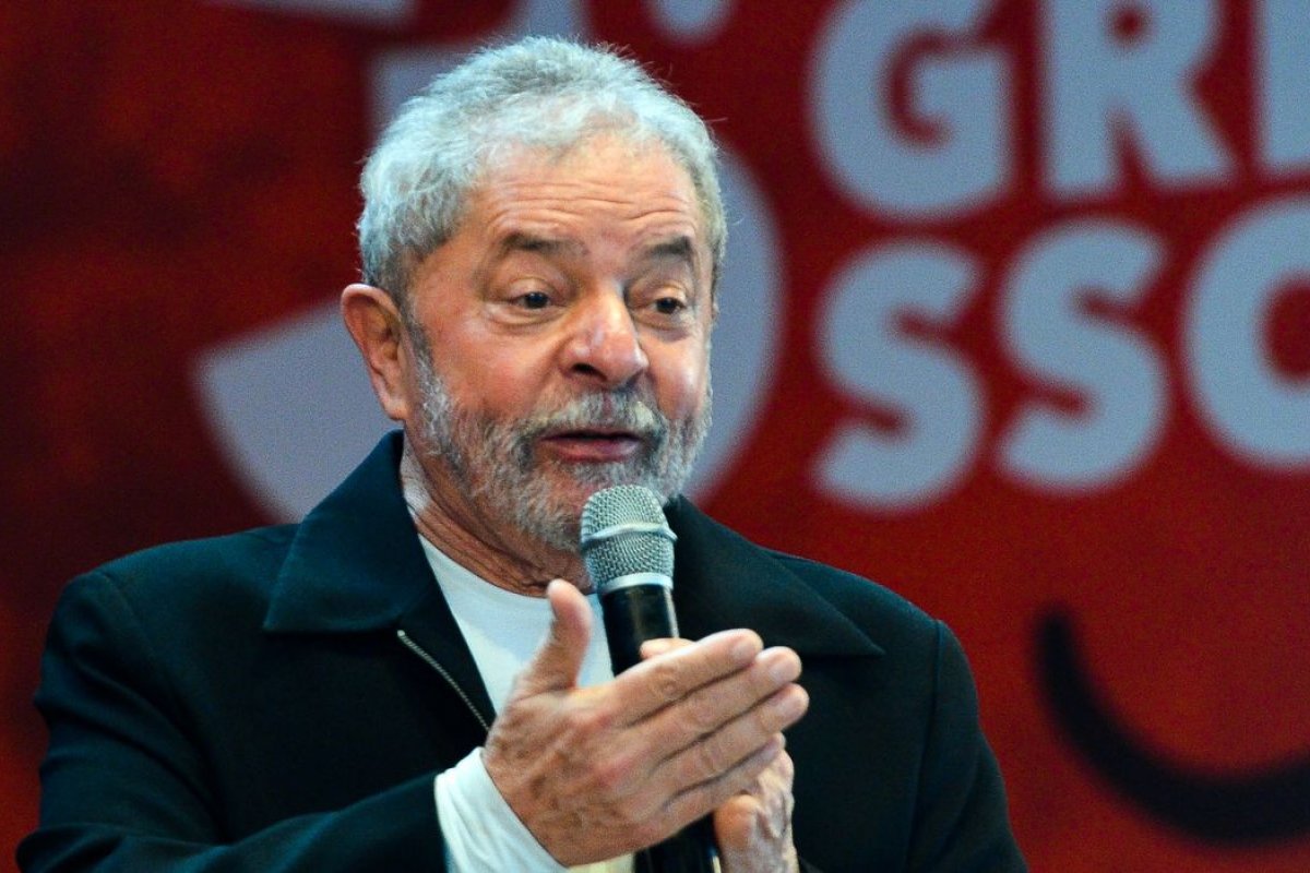 Vídeo: Lula diz que 7 de Setembro parecia "reunião da Ku Klux Klan"