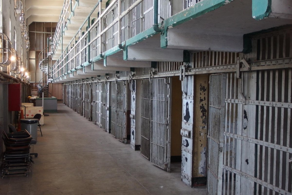 Justiça decreta prisão de acusado de homicídio por suposta motivação política