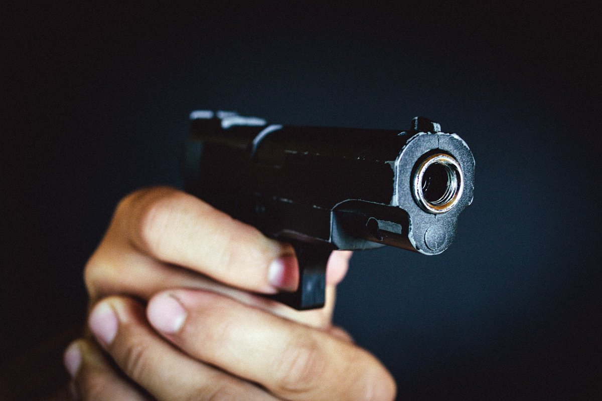 Homem é morto a tiros dentro de comércio na Baixa dos Sapateiros, em Salvador 